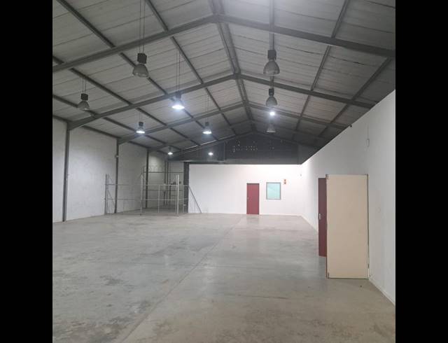 INDUSTRIAL PROPERTY TO RENT IN NORTH END